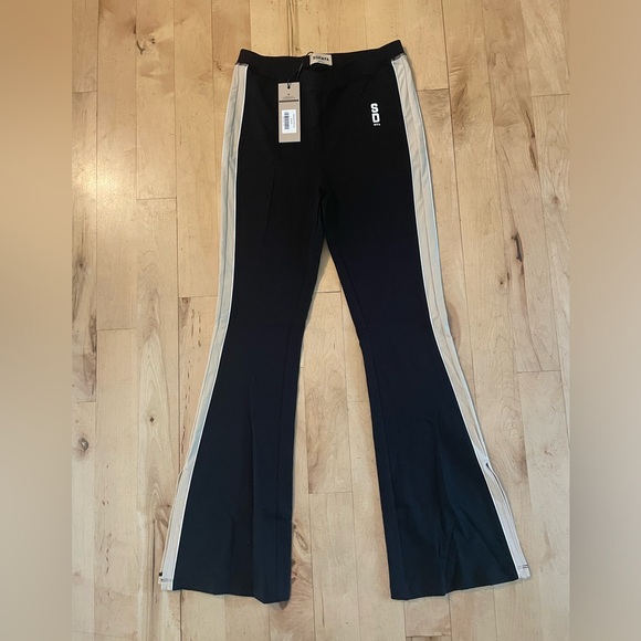 New Sarah’s Day Undercard Pants size Medium - Picture 2 of 7